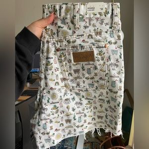 NWT Wrangler A-line Lifes Lemons Short